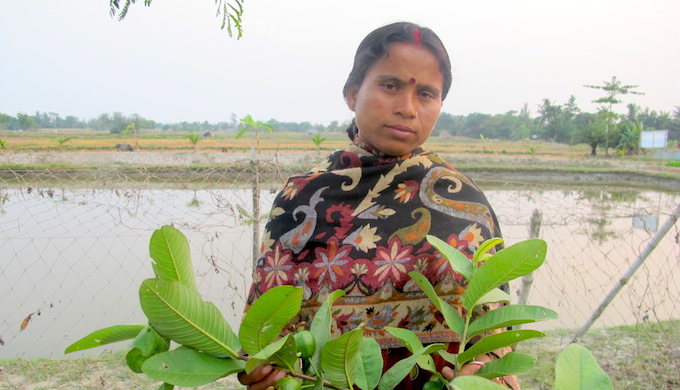 Progressive farmer Gauri Mondal has been trained in climate-resilient practices but is disappointed with the lack of state support (Photo by Dhruba Dasgupta)