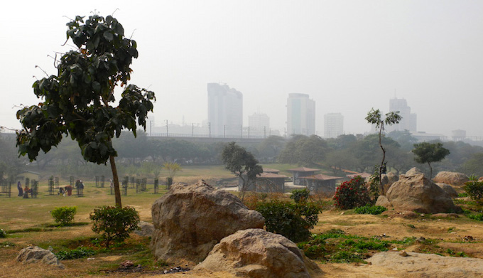 Air pollution levels have reached alarming proportions in India (Photo by Axel Drainville)