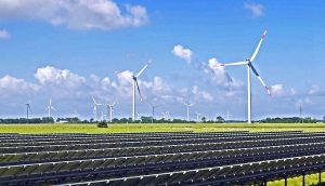 India is adding renewable energy capacity at a fast clip (Photo by Pixabay)