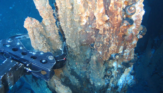 Research on hydrothermal vent extraction (Image by Nautilus)