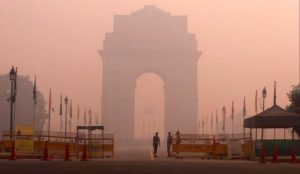 File photo of heavy smog at India Gate in the heart of New Delhi (Photo by Flickr)