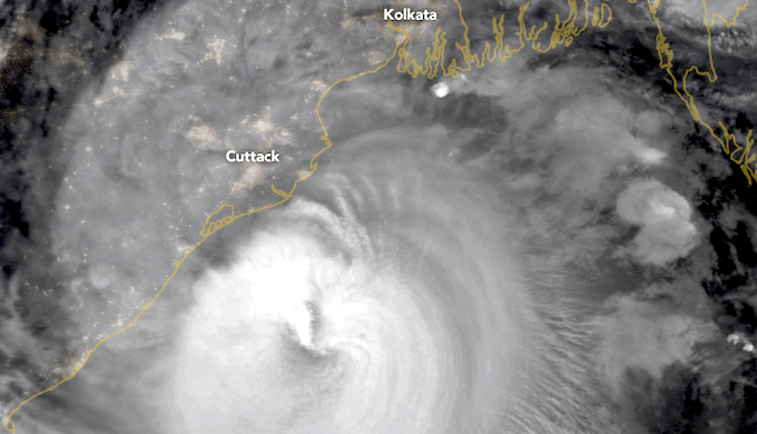 Satellite image of Cyclone Amphan as it approaches landfall on May 19 (Image by Nsasa)